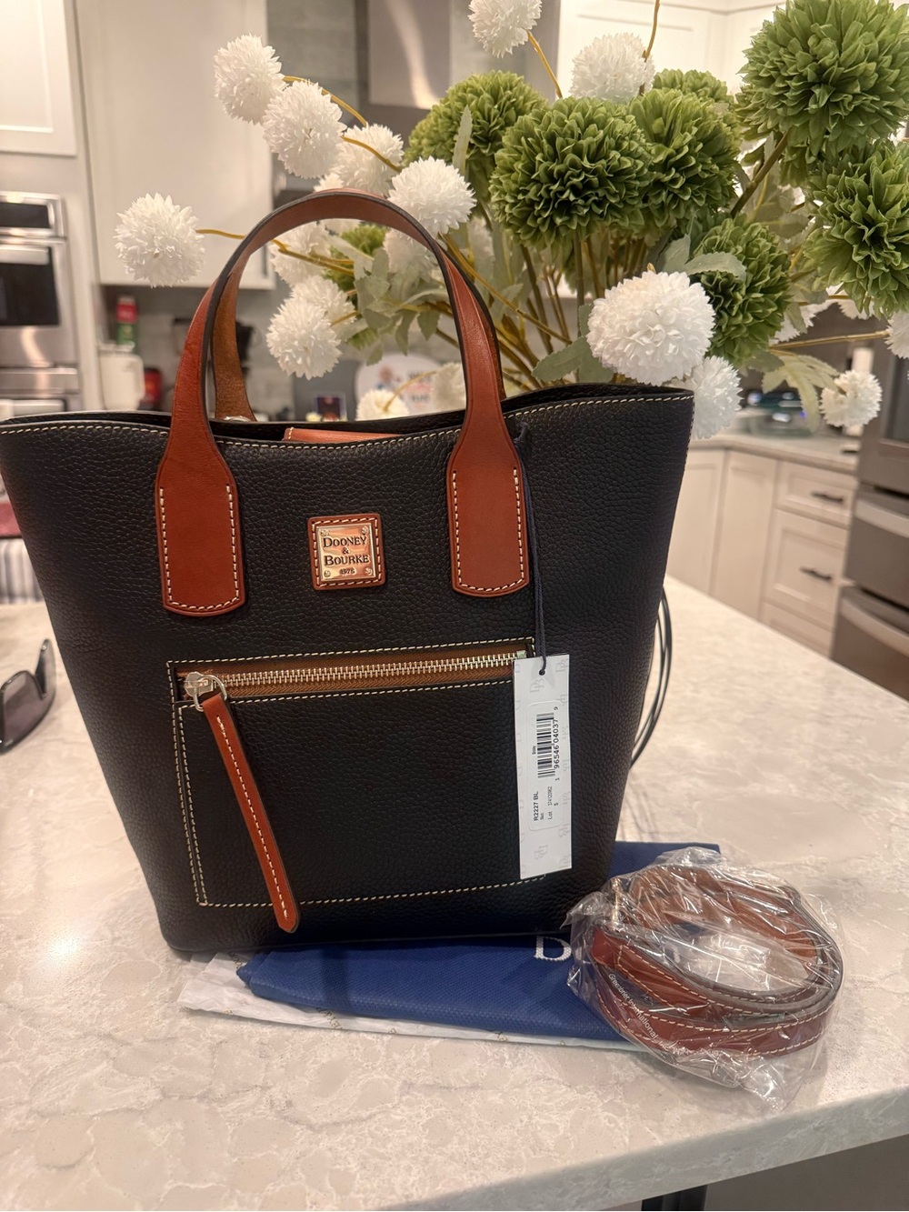 Dooney and BOURKE black pebble grain Brinley